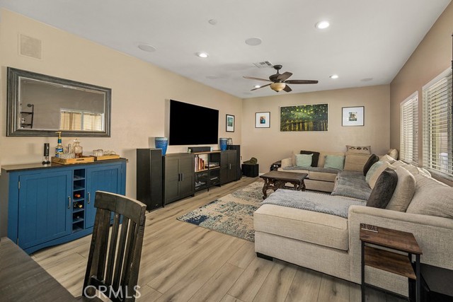 Detail Gallery Image 12 of 43 For 2491 E Norwich, Ontario,  CA 91761 - 4 Beds | 3 Baths