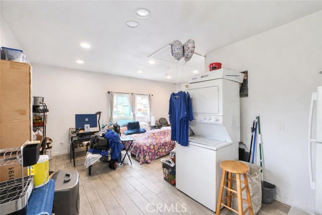 Detail Gallery Image 17 of 26 For 161 W Harcourt St, Long Beach,  CA 90805 - 3 Beds | 2 Baths