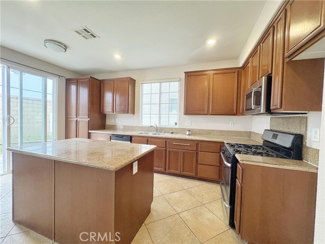 1758 Lordsburg Court, La Verne CA: https://media.crmls.org/medias/e6e9faad-6225-413e-aae7-f60a1a632a5a.jpg