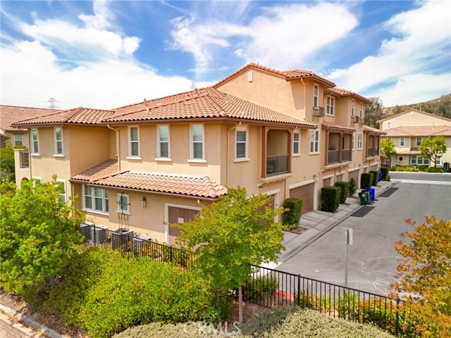 28426 Herrera Street, Valencia CA: https://media.crmls.org/medias/e6ea45c5-8a2e-419f-ae95-b5ec54004420.jpg