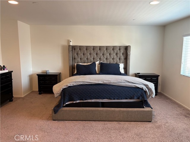 7015 Sweetleaf Drive, Fontana CA: https://media.crmls.org/medias/e6ea5b60-3e9a-4afd-89a7-117d4c991def.jpg