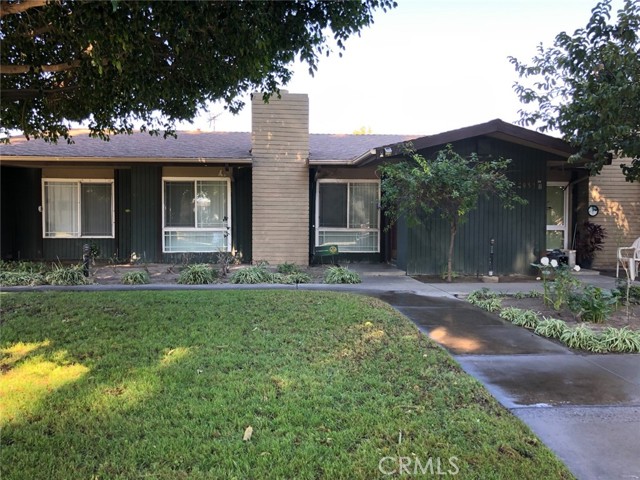 Detail Gallery Image 1 of 21 For 1851 W Glenoaks Ave #C,  Anaheim,  CA 92801 - 3 Beds | 2 Baths