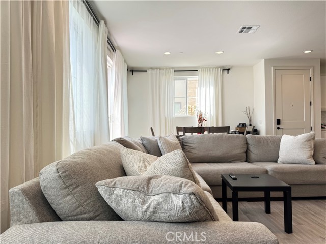 3530 E Delight Paseo, Ontario CA: https://media.crmls.org/medias/e6eb8024-fa07-436a-88fe-8bd390067041.jpg