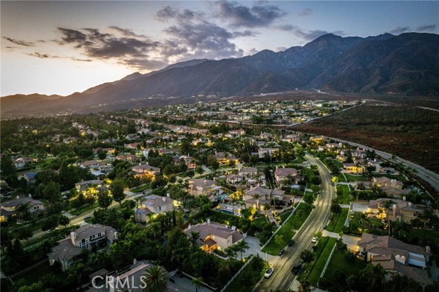5506 Carriage Place, Rancho Cucamonga CA: https://media.crmls.org/medias/e6ee2b39-6b7b-41e3-a987-2e302f03988e.jpg