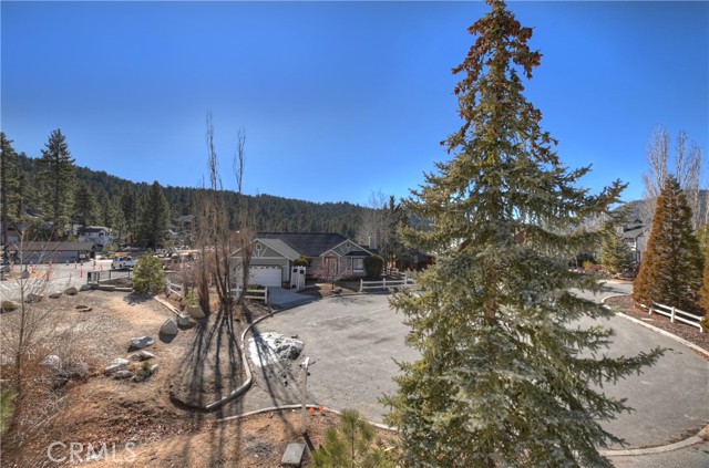 747 Boulder Bay, Big Bear Lake CA: https://media.crmls.org/medias/e6eea778-89c7-4a0a-987e-9a1c2132aefb.jpg