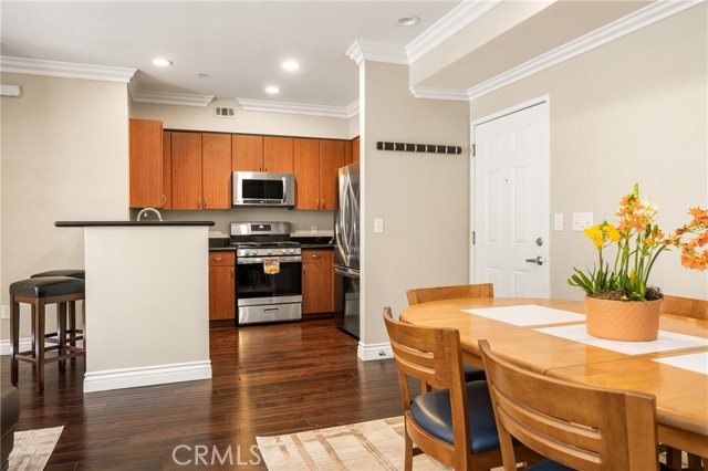 Detail Gallery Image 10 of 30 For 1801 E Katella Ave #2023,  Anaheim,  CA 92805 - 2 Beds | 2 Baths