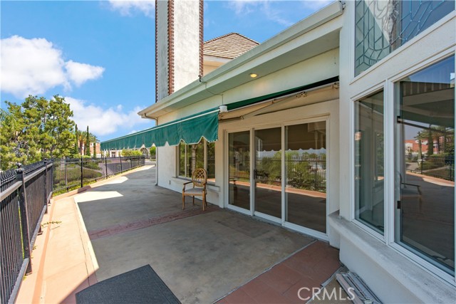 2836 N Kingsgate Drive, Orange CA: https://media.crmls.org/medias/e6eedc8c-c6b2-4bd1-8810-59ddd76751e4.jpg
