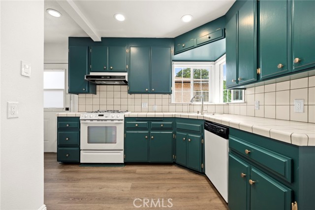 2871 Adriatic Avenue, Long Beach CA: https://media.crmls.org/medias/e6eeecba-8e07-4bc5-8b9e-ec218e9688a5.jpg