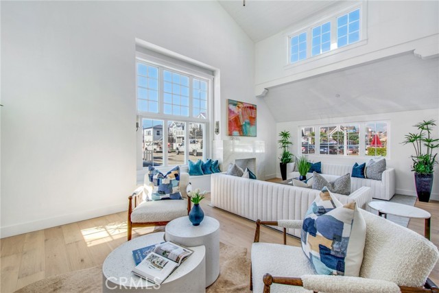 1103 Balboa Avenue, Newport Beach CA: https://media.crmls.org/medias/e6ef857c-7ab3-416c-b36a-dc47baf5b952.jpg