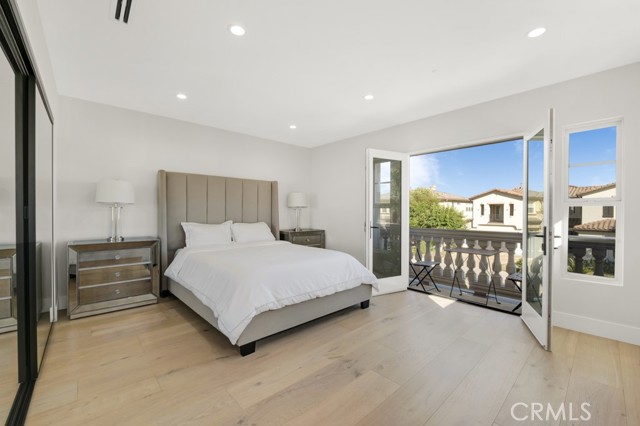 20151 Via Medici, Porter Ranch CA: https://media.crmls.org/medias/e6f1157f-f406-4cd5-aa28-d8dfb6cdd90a.jpg