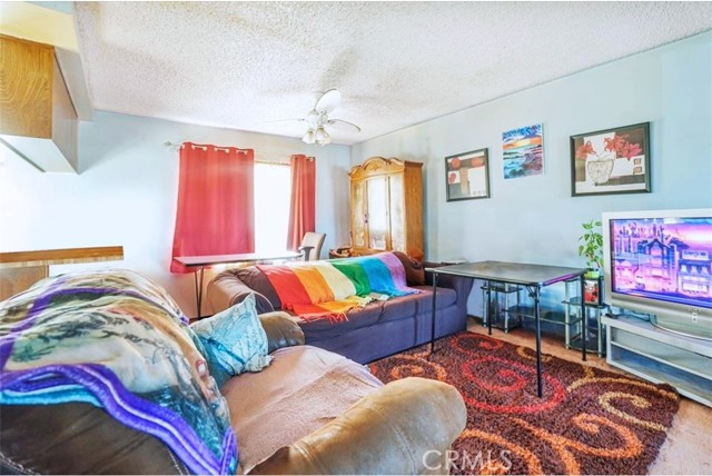 Detail Gallery Image 6 of 22 For 866 W Alondra Bld, Compton,  CA 90220 - 3 Beds | 2/1 Baths