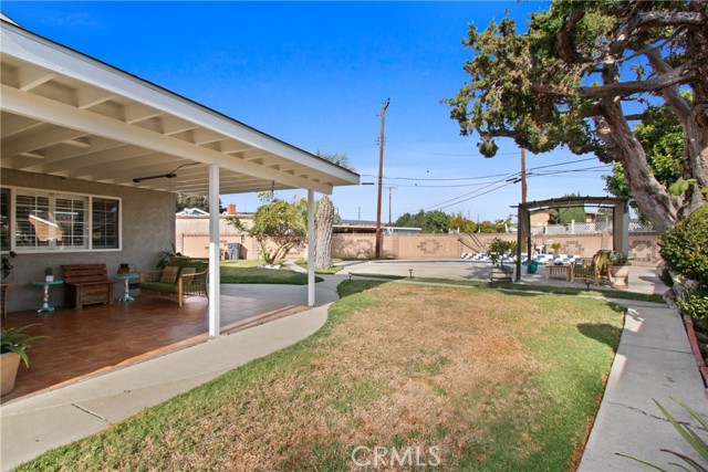 Detail Gallery Image 29 of 36 For 2501 S Douglas St, Santa Ana,  CA 92704 - 4 Beds | 3 Baths