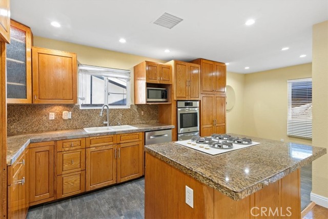 Detail Gallery Image 8 of 34 For 17222 Wall, Carson,  CA 90746 - 4 Beds | 2 Baths