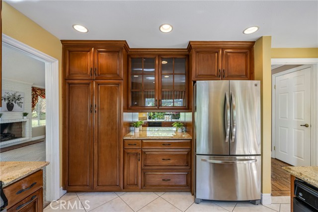 Detail Gallery Image 5 of 15 For 6001 E Mabury Ave, Orange,  CA 92867 - 3 Beds | 2 Baths