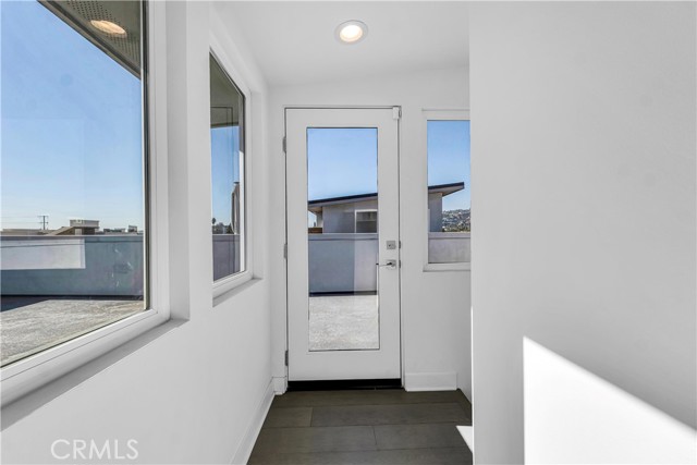 Detail Gallery Image 31 of 38 For 1149 W Alma Ln, Los Angeles,  CA 90038 - 3 Beds | 3/1 Baths