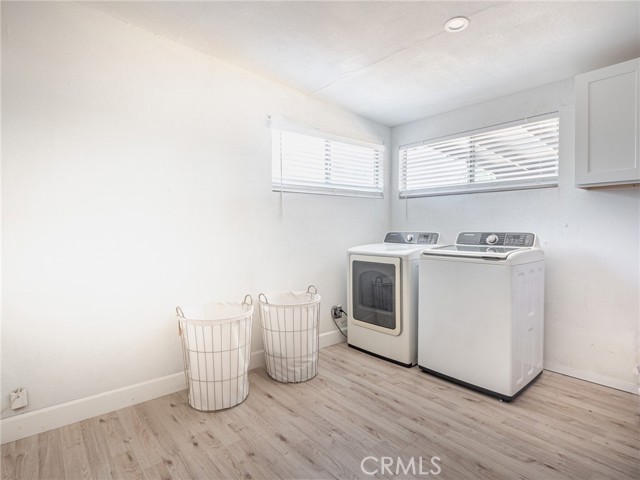 649 W w ramona Drive, Rialto CA: https://media.crmls.org/medias/e6f388f3-0f48-40d3-b1a5-dcb50ad7085b.jpg