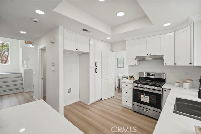 Detail Gallery Image 15 of 54 For 256 N Hickory Branch Ln, Orange,  CA 92869 - 4 Beds | 2/1 Baths