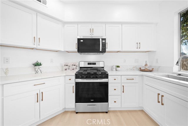 Detail Gallery Image 21 of 75 For 2 via Helena, Rancho Santa Margarita,  CA 92688 - 3 Beds | 2/1 Baths