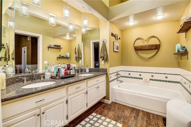 18687 Chickory Drive, Riverside CA: https://media.crmls.org/medias/e6f5c4da-0a90-4ef8-9e3d-ce9d29813377.jpg