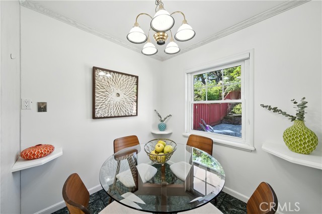 Detail Gallery Image 14 of 27 For 1319 Skyview Dr, Burlingame,  CA 94010 - 3 Beds | 2 Baths