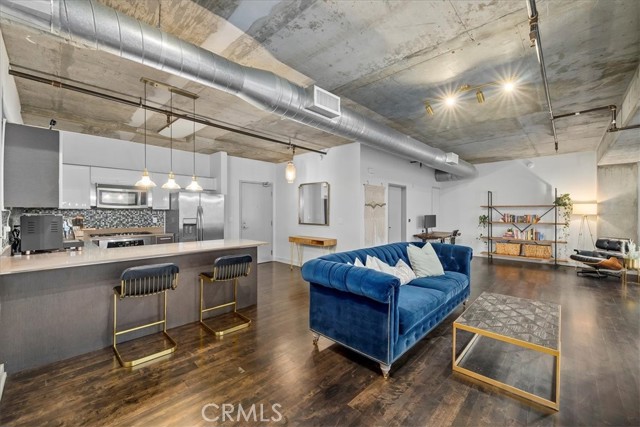 645 W 9th Street #317, Los Angeles, CA, 90015 645 W 9th Street #317, Los Angeles, CA, 90015
