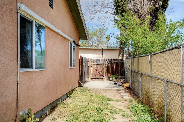 Detail Gallery Image 22 of 33 For 185 N Scovell, San Jacinto,  CA 92583 - 5 Beds | 3 Baths