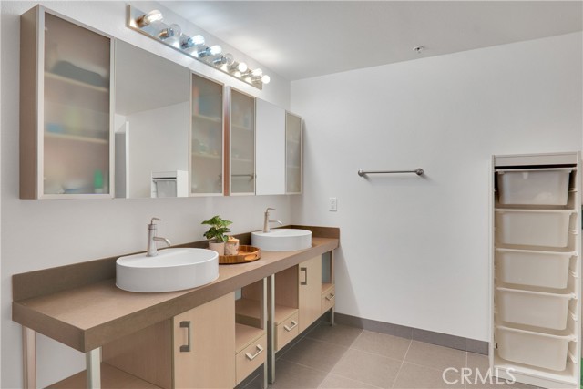 Detail Gallery Image 30 of 44 For 1234 Wilshire Bld #527,  Los Angeles,  CA 90017 - 1 Beds | 2 Baths