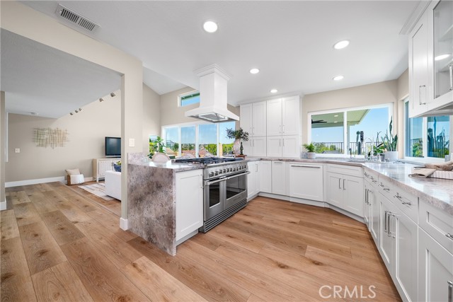 6691 E Smokewood Circle, Anaheim CA: https://media.crmls.org/medias/e6f721f6-4506-4cdd-9239-762f11bf9df3.jpg