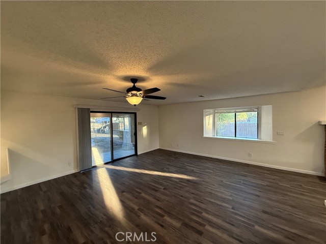 Detail Gallery Image 10 of 33 For 15332 Tuscola Rd, Apple Valley,  CA 92307 - 5 Beds | 3 Baths