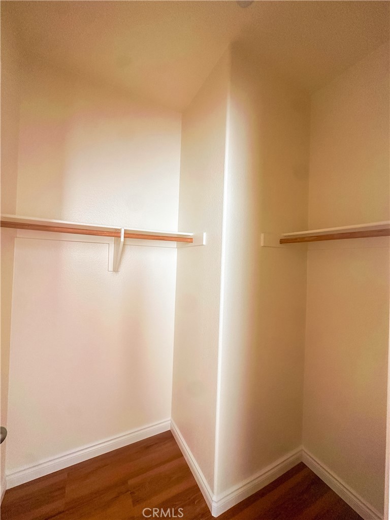 https://media.crmls.org/medias/e6f7e4f1-76ce-4963-99e3-32c255b49478.jpg?preset=X-Large