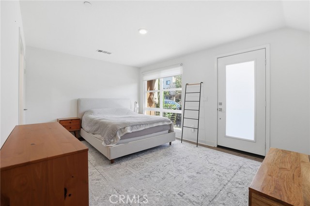 Detail Gallery Image 24 of 36 For 2700 E Chaucer #13,  Los Angeles,  CA 90065 - 4 Beds | 3/1 Baths