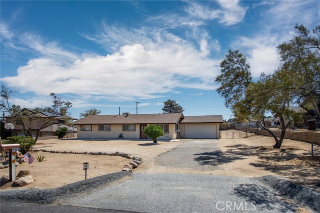 7103 Hanford Avenue, Yucca Valley CA: https://media.crmls.org/medias/e6f9e6c6-81cc-4ccc-81fe-47b4fd06b8a6.jpg