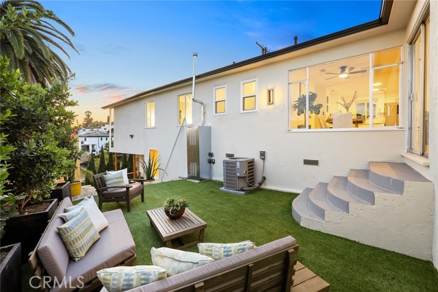 1871 Heidleman Road, Los Angeles CA: https://media.crmls.org/medias/e6fa040e-353c-4cc1-9340-bfffa251d685.jpg