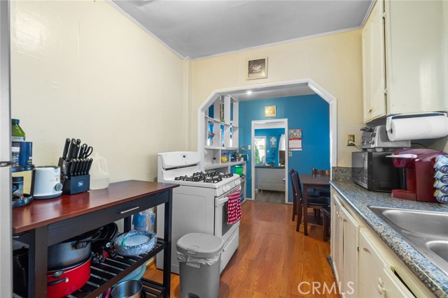 Detail Gallery Image 11 of 26 For 151 E 105th St, Los Angeles,  CA 90003 - 2 Beds | 1 Baths
