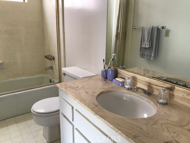 Bathroom with tub