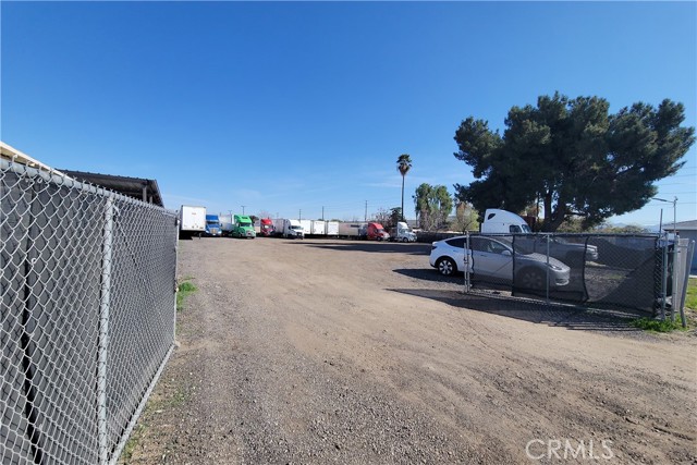 1245 S Washington Avenue, San Bernardino CA: https://media.crmls.org/medias/e6fa8dba-4dde-40e7-b8a2-203bda3b1e98.jpg