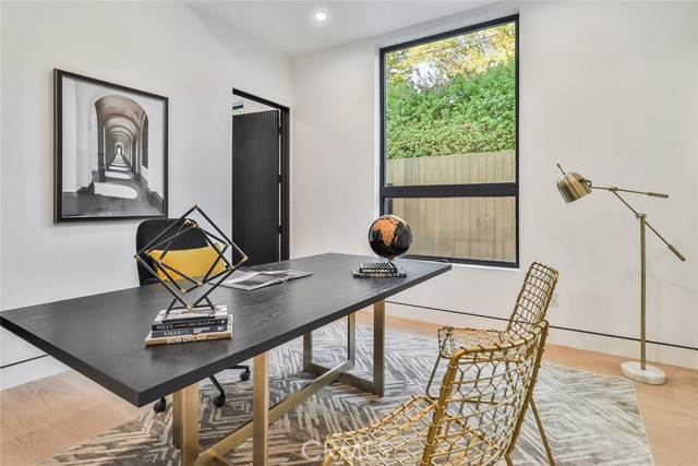 22930 Dolorosa Street, Woodland Hills CA: https://media.crmls.org/medias/e6faf8c0-8a0f-4c56-8c8d-6f5a9d5aaa44.jpg
