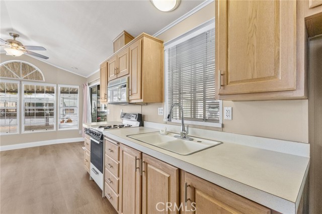 Detail Gallery Image 1 of 66 For 1295 S Cawston Ave #433,  Riverside,  CA 92545 - 1 Beds | 1 Baths