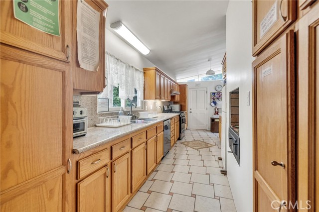 Detail Gallery Image 24 of 31 For 16875 Sausalito Dr, Whittier,  CA 90603 - 10 Beds | 2/8 Baths