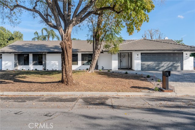 Detail Gallery Image 9 of 57 For 11655 Overland Dr, Fontana,  CA 92337 - 4 Beds | 2 Baths