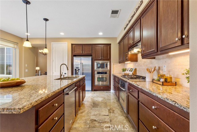 Detail Gallery Image 9 of 20 For 3461 Alander Ct, Carlsbad,  CA 92010 - 4 Beds | 4/1 Baths