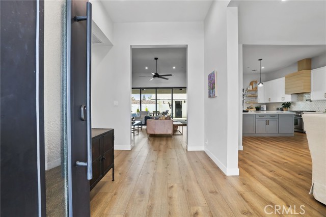 11221 Davenport Road, Rossmoor CA: https://media.crmls.org/medias/e6fe18d9-165d-4f68-ae44-48b41cc54488.jpg
