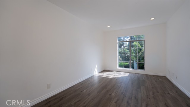 Detail Gallery Image 7 of 19 For 102 Scholz #37,  Newport Beach,  CA 92663 - 1 Beds | 1 Baths