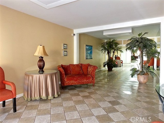 2032 E Bermuda Street