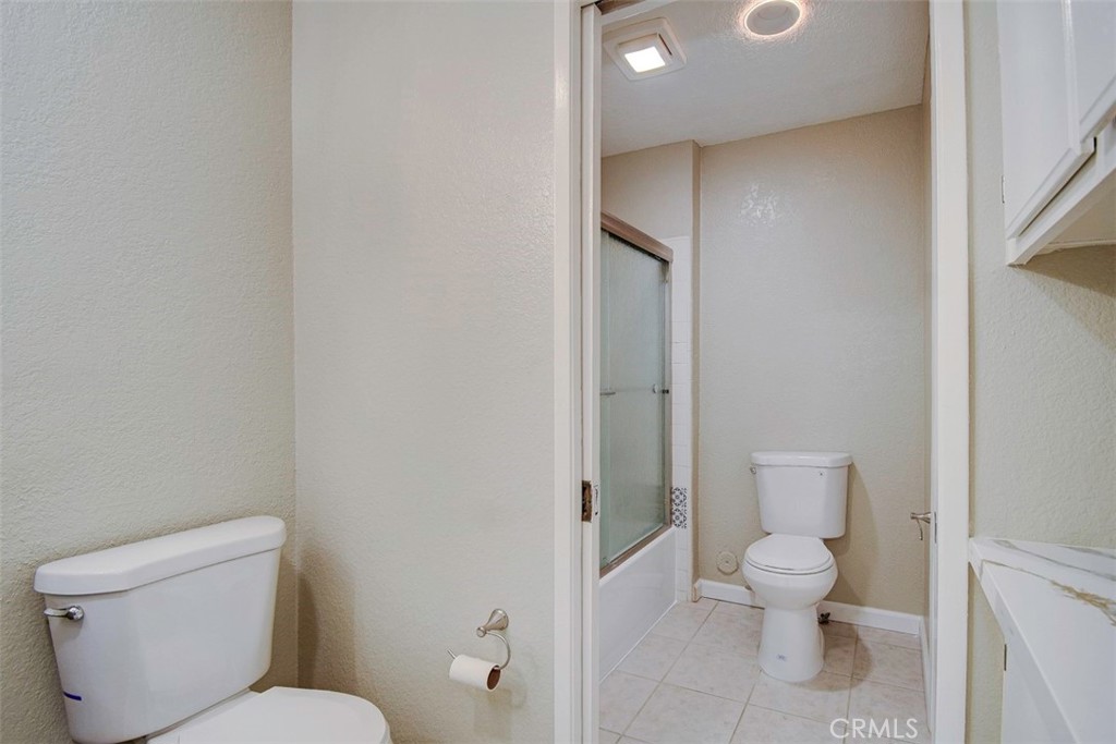 https://media.crmls.org/medias/e6ff7996-7385-4602-b43a-afaa5ad928c0.jpg?preset=X-Large