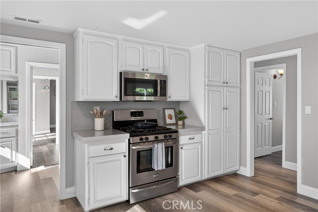 Detail Gallery Image 14 of 37 For 1610 E 20th St, Santa Ana,  CA 92705 - 3 Beds | 2 Baths