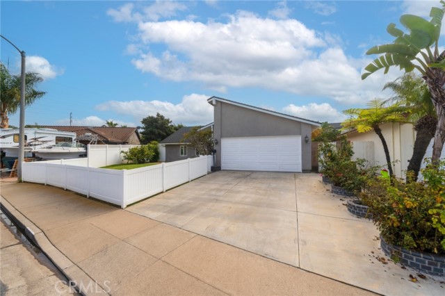 Detail Gallery Image 32 of 33 For 10092 Dana Dr, Huntington Beach,  CA 92646 - 3 Beds | 2 Baths