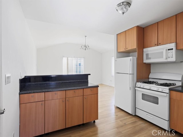 Detail Gallery Image 6 of 39 For 1168 Justin Ave, Glendale,  CA 91201 - – Beds | – Baths