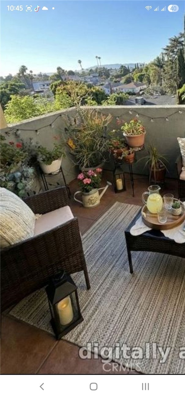 Detail Gallery Image 7 of 19 For 14343 Burbank Blvd. #305,  Sherman Oaks,  CA 91401 - 3 Beds | 2 Baths