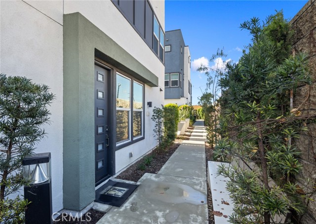Detail Gallery Image 1 of 1 For 14329 Van Ness Ave, Gardena,  CA 90249 - 1 Beds | 2 Baths